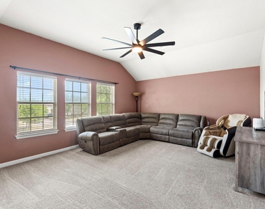 227 Sandstone Trl - Photo Thumbnail 15