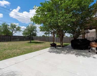 227 Sandstone Trl - Photo Thumbnail 27