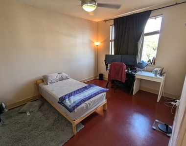 3016 Guadalupe St - Photo Thumbnail 2