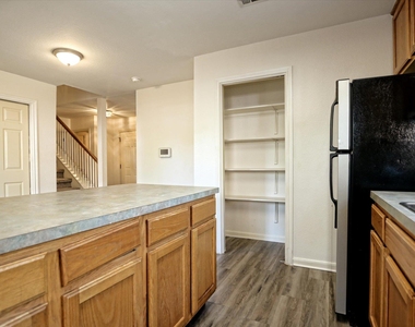 101 S Mockingbird Cir - Photo Thumbnail 5