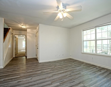 101 S Mockingbird Cir - Photo Thumbnail 7