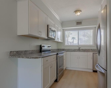 360 14th Avenue S - Photo Thumbnail 10