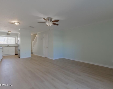 360 14th Avenue S - Photo Thumbnail 4