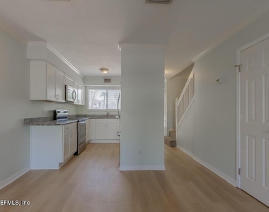 360 14th Avenue S - Photo Thumbnail 12