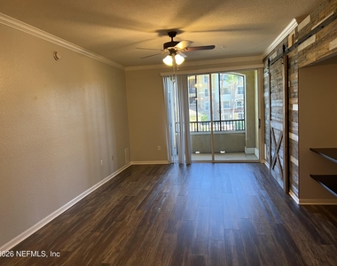 8539 Gate Parkway W - Photo Thumbnail 4