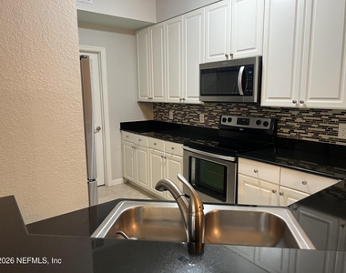 8539 Gate Parkway W - Photo Thumbnail 9