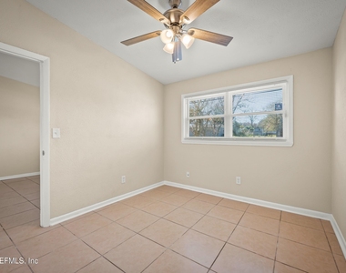 909 Westgate Drive - Photo Thumbnail 19