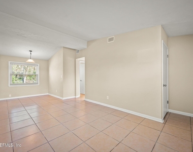 909 Westgate Drive - Photo Thumbnail 6