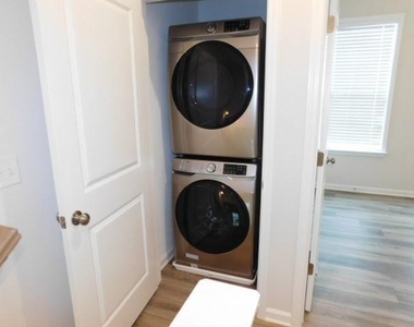 139 Pacer Place - Photo Thumbnail 20