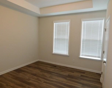 139 Pacer Place - Photo Thumbnail 24