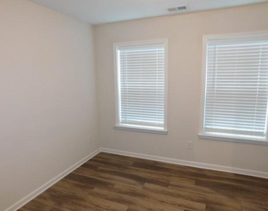 139 Pacer Place - Photo Thumbnail 4