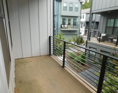 139 Pacer Place - Photo Thumbnail 16