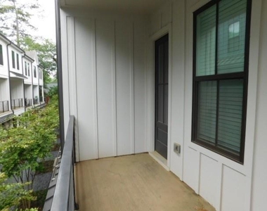 139 Pacer Place - Photo Thumbnail 17
