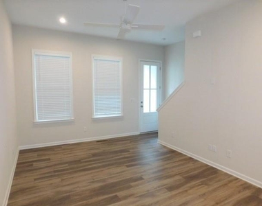 139 Pacer Place - Photo Thumbnail 15
