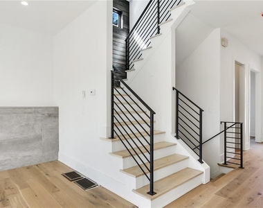 2985 Lookout Place Ne - Photo Thumbnail 7