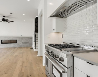 2985 Lookout Place Ne - Photo Thumbnail 15