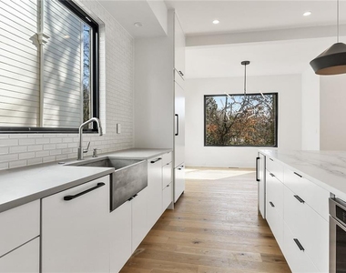 2985 Lookout Place Ne - Photo Thumbnail 16