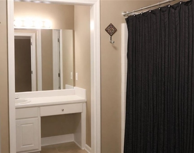 3233 Glenloch Place - Photo Thumbnail 10