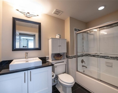 3275 Ne Lenox Road Ne - Photo Thumbnail 17
