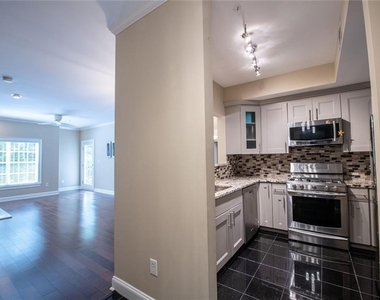 3275 Ne Lenox Road Ne - Photo Thumbnail 3