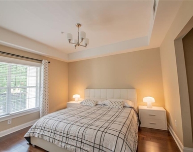 3275 Ne Lenox Road Ne - Photo Thumbnail 11