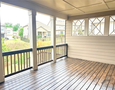 2418 Ivy Meadow Lane - Photo Thumbnail 11