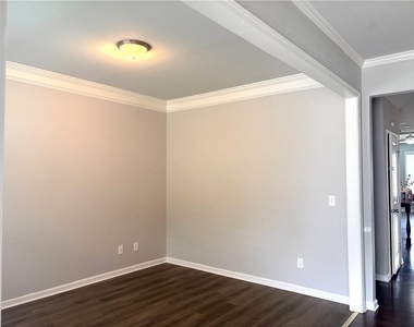 2418 Ivy Meadow Lane - Photo Thumbnail 2