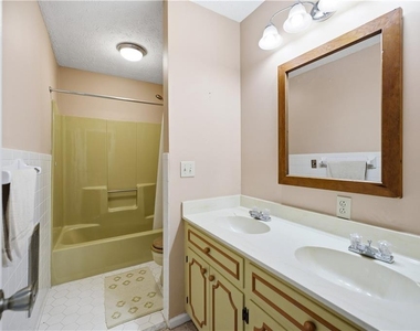 114 Cherokee Drive S - Photo Thumbnail 23