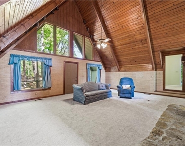 114 Cherokee Drive S - Photo Thumbnail 10