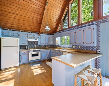 114 Cherokee Drive S - Photo Thumbnail 19