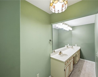 114 Cherokee Drive S - Photo Thumbnail 33