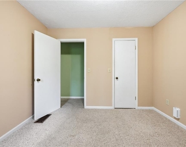 114 Cherokee Drive S - Photo Thumbnail 27