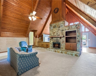 114 Cherokee Drive S - Photo Thumbnail 12