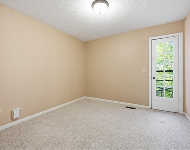 114 Cherokee Drive S - Photo Thumbnail 26