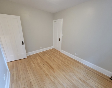 6430 N Richmond Street - Photo Thumbnail 16