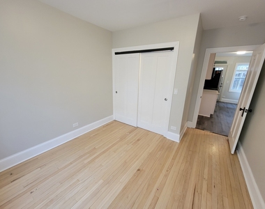 6430 N Richmond Street - Photo Thumbnail 10