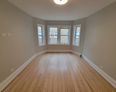 6430 N Richmond Street - Photo Thumbnail 2