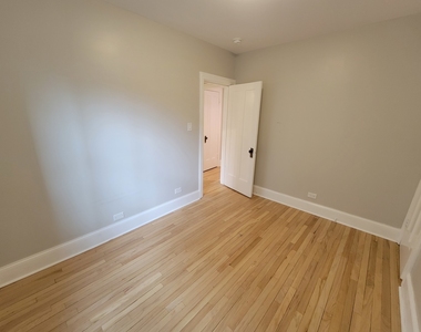 6430 N Richmond Street - Photo Thumbnail 17