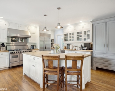 645 N Park Boulevard - Photo Thumbnail 4