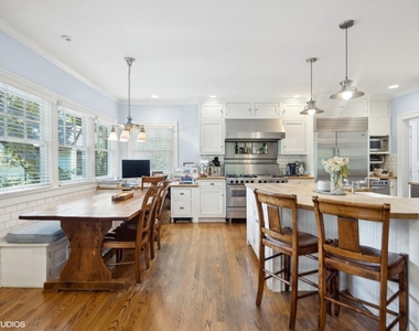645 N Park Boulevard - Photo Thumbnail 5