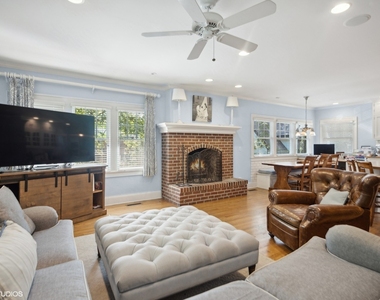 645 N Park Boulevard - Photo Thumbnail 6