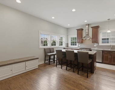 1828 W Berenice Avenue - Photo Thumbnail 3