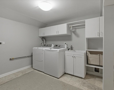 1828 W Berenice Avenue - Photo Thumbnail 17