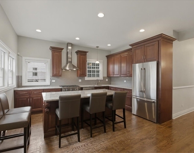 1828 W Berenice Avenue - Photo Thumbnail 5