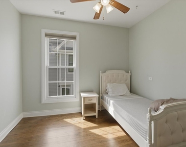 1828 W Berenice Avenue - Photo Thumbnail 11