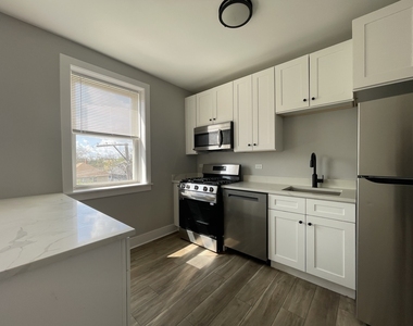 722 N Austin Boulevard - Photo Thumbnail 4