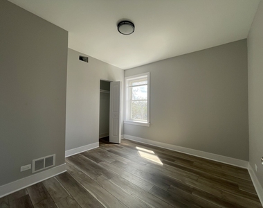 722 N Austin Boulevard - Photo Thumbnail 7