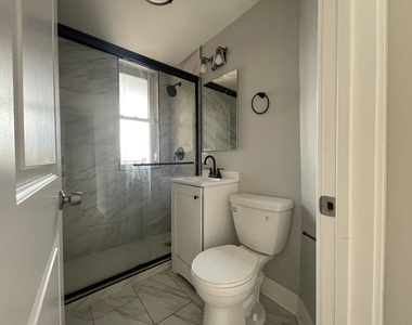 722 N Austin Boulevard - Photo Thumbnail 10