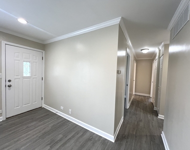206 Raupp Boulevard - Photo Thumbnail 8