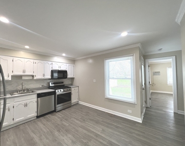206 Raupp Boulevard - Photo Thumbnail 6